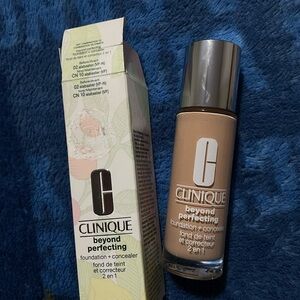 Clinique Beyond Perfecting Foundation + Concealer - Cream